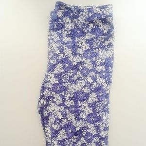 Never worn.Very cute floral jeggings.